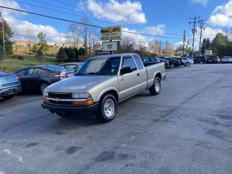 2002 Chevrolet S-10 for sale at Ricky Rogers Auto Sales in Arden NC