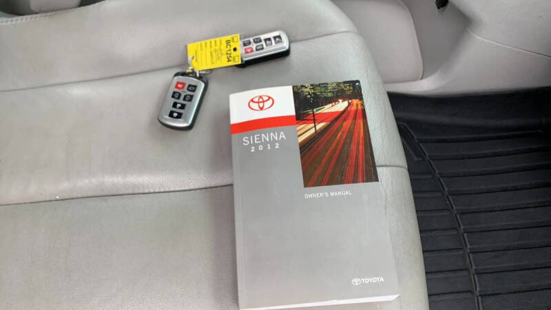 2012 Toyota Sienna