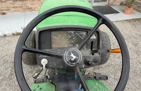 2000 John Deere Tractor 5205
