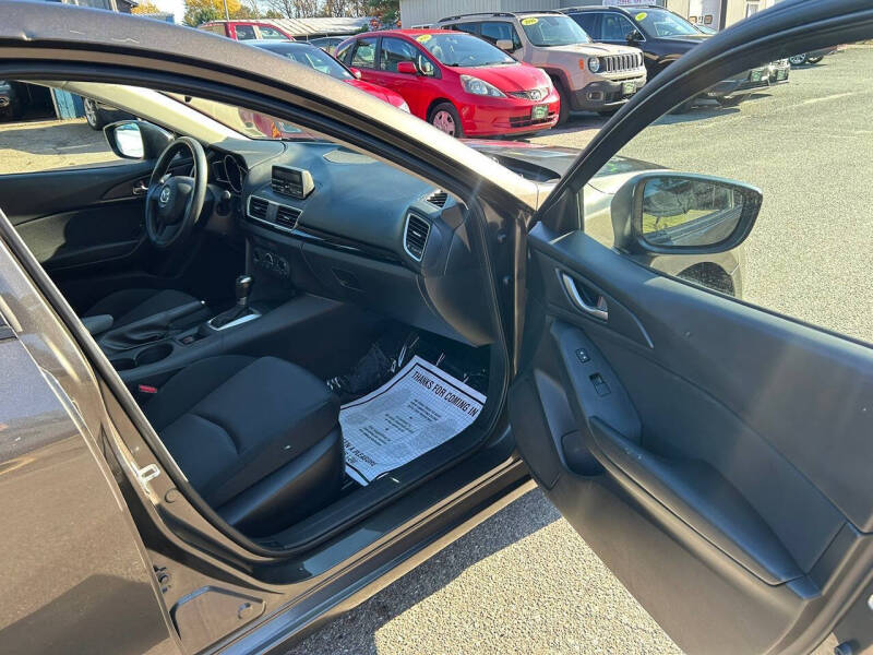 2015 Mazda MAZDA3 i SV