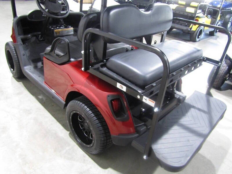 2020 E-Z-GO RXV 2