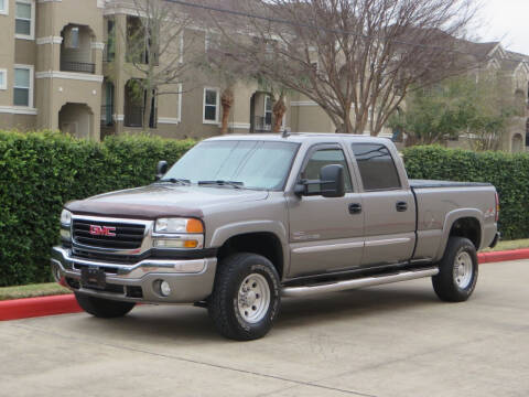 2006 GMC Sierra 2500HD for sale at RBP Automotive Inc. in Houston TX