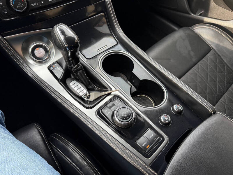 2017 Nissan Maxima Platinum