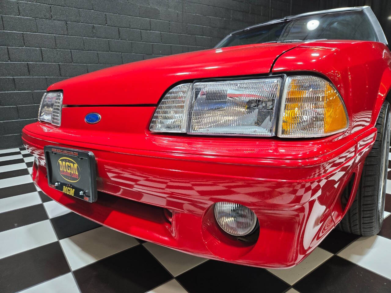 1992 Ford Mustang 9