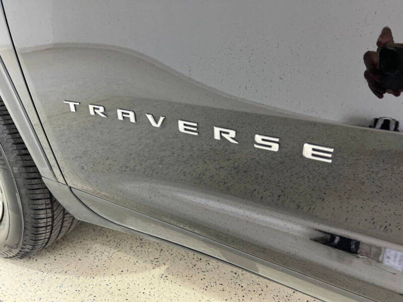 2024 Chevrolet Traverse LS
