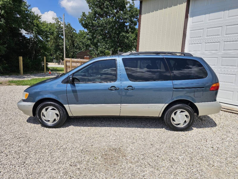 2000 Toyota Sienna XLE