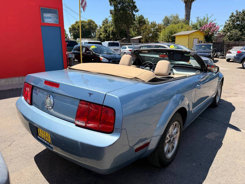 2006 Ford Mustang V6 Standard