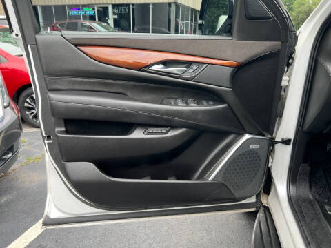 2017 Cadillac Escalade ESV Standard