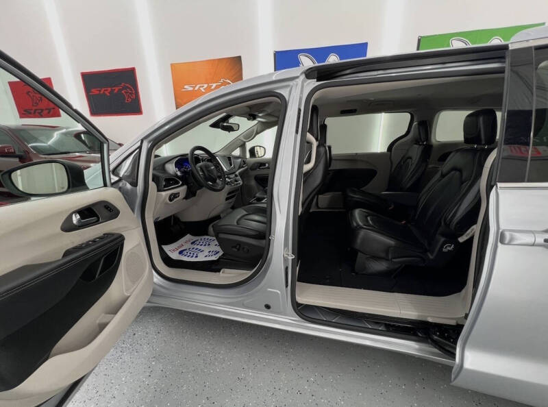2023 Chrysler Pacifica Touring L