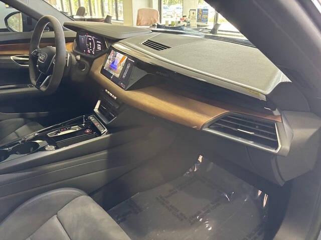 2022 Audi e-tron GT quattro Premium Plus