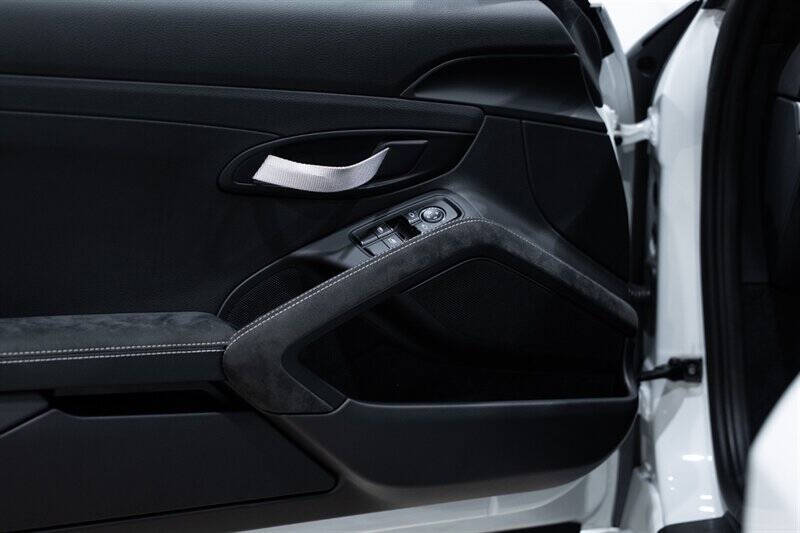 2021 Porsche 718 Cayman GT4