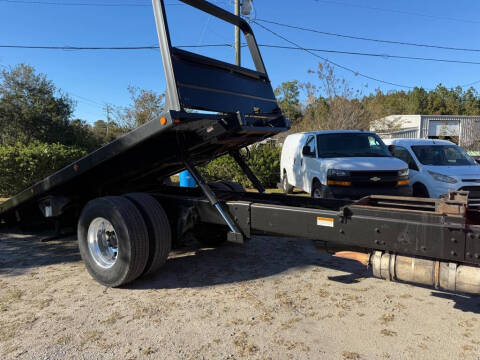 2010 Freightliner M2 106