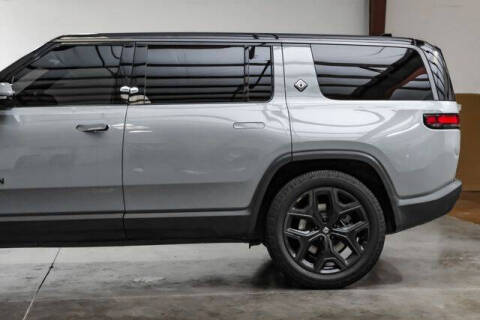 2025 Rivian R1S