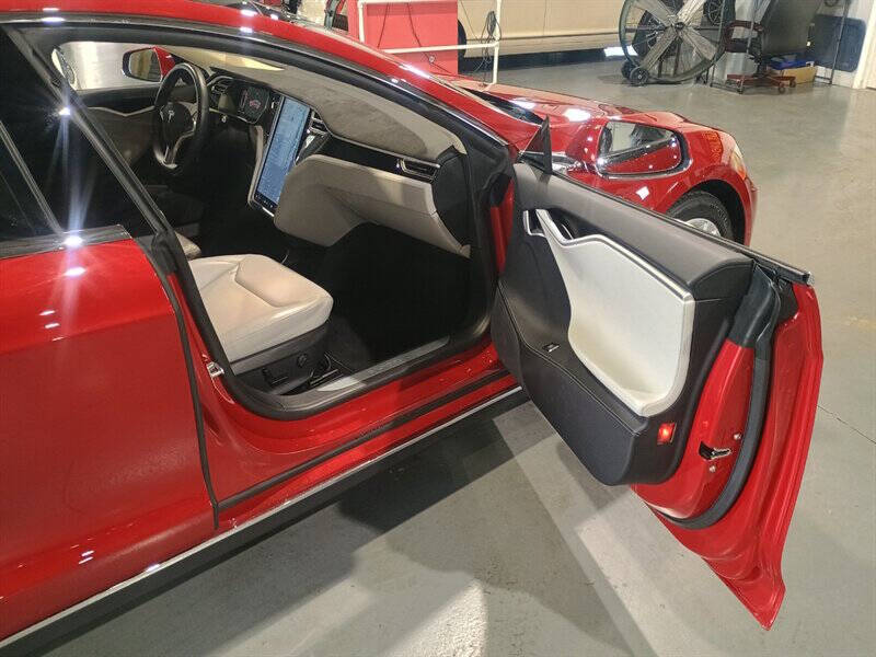 2016 Tesla Model S 70
