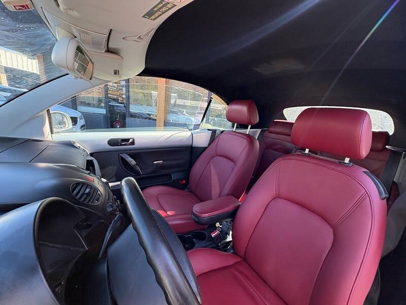 2009 Volkswagen New Beetle Convertible Blush Edition