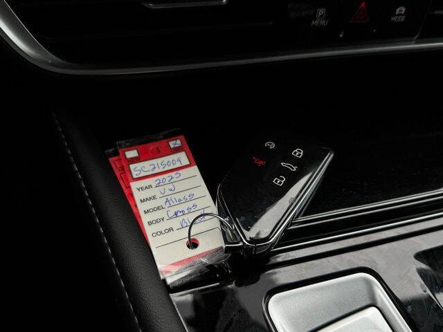 2025 Volkswagen Atlas Cross Sport SE 4Motion