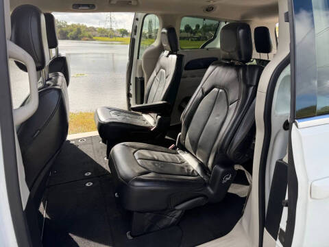 2018 Chrysler Pacifica Touring L