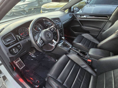 2017 Volkswagen Golf GTI SE