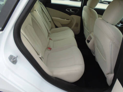 2016 Chrysler 200 Limited