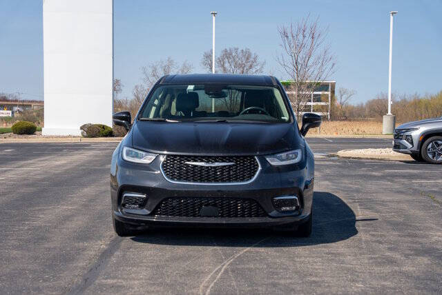2022 Chrysler Pacifica Hybrid Touring L