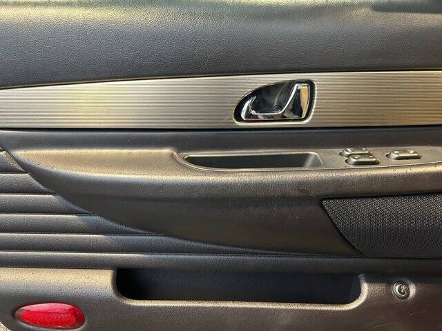 2004 Ford Thunderbird Deluxe