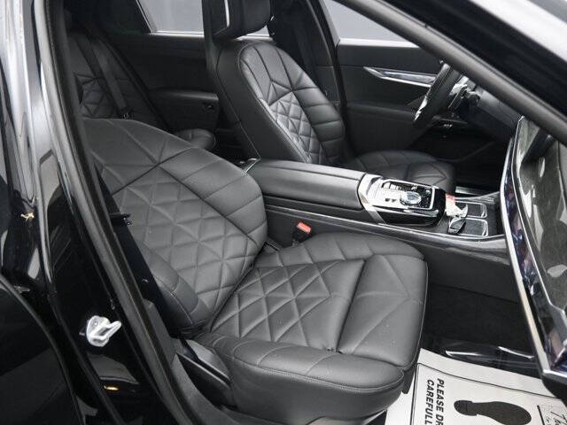 2023 BMW 7 Series 740i