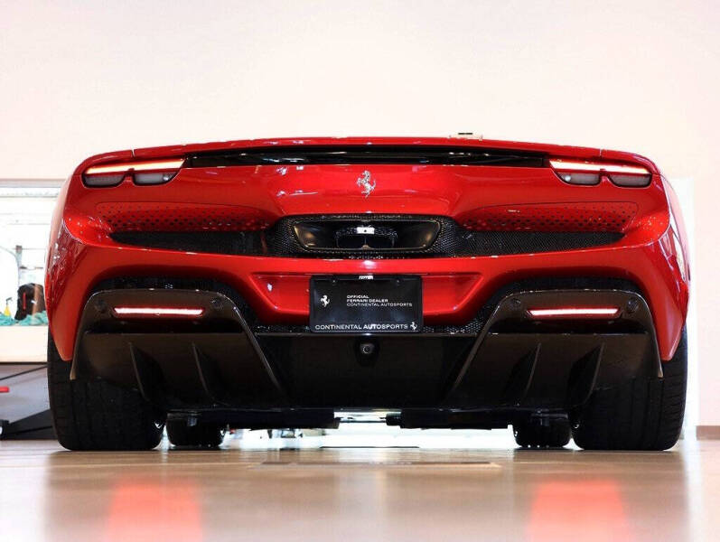 2024 Ferrari 296 GTS