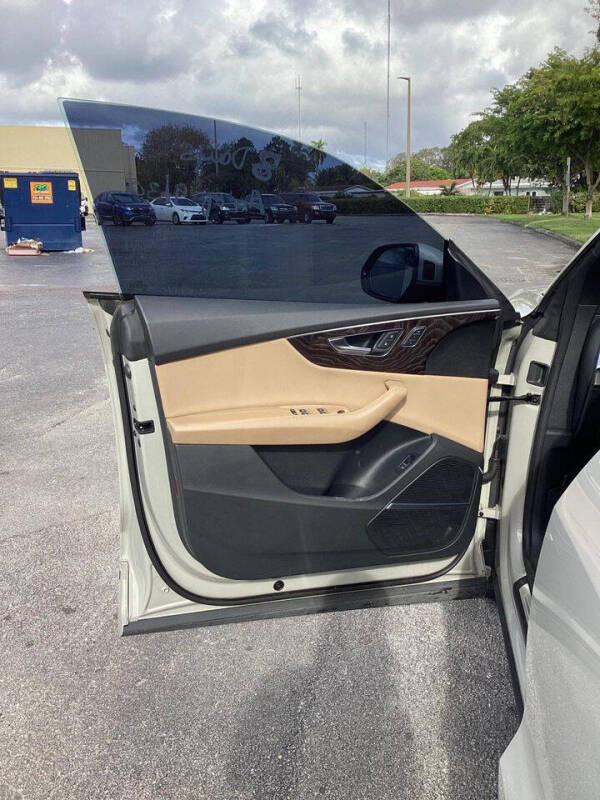 2021 Audi Q8 quattro Premium Plus 55 TFSI