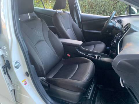 2020 Toyota Prius LE