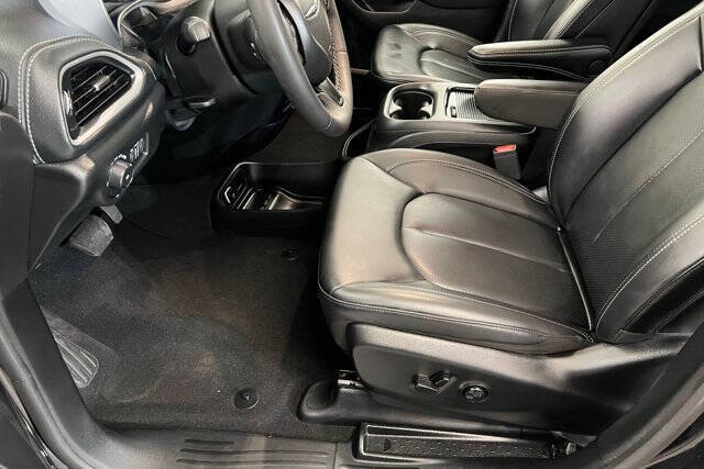 2024 Chrysler Pacifica Plug-In Hybrid