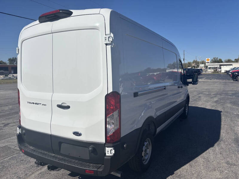 2025 Ford Transit 250