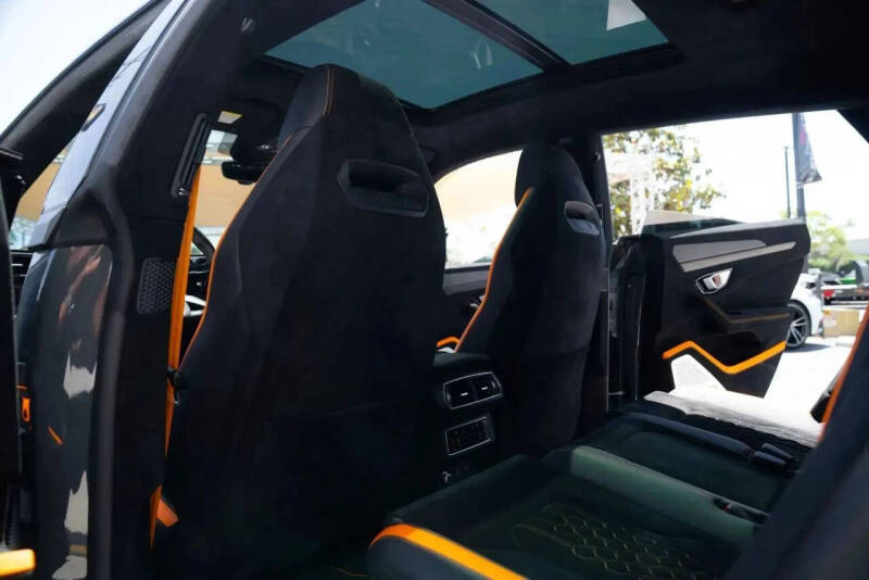 2024 Lamborghini Urus Performante