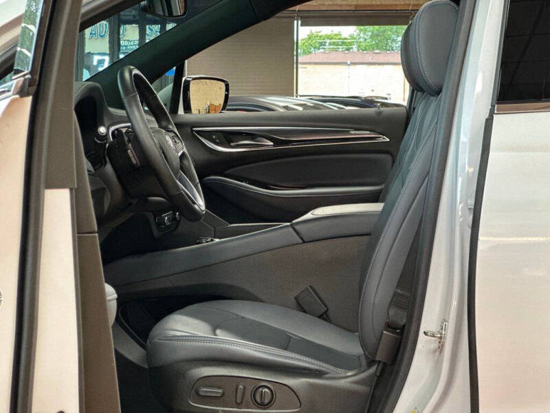 2022 Buick Enclave Essence