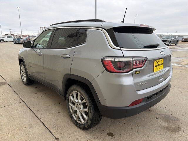 2022 Jeep Compass Latitude Lux