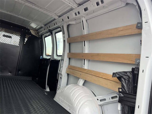 2024 Chevrolet Express 2500