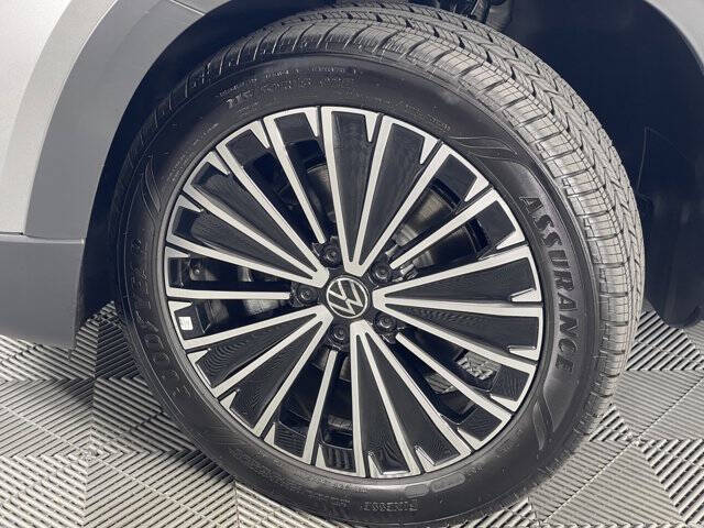 2025 Volkswagen Taos SE