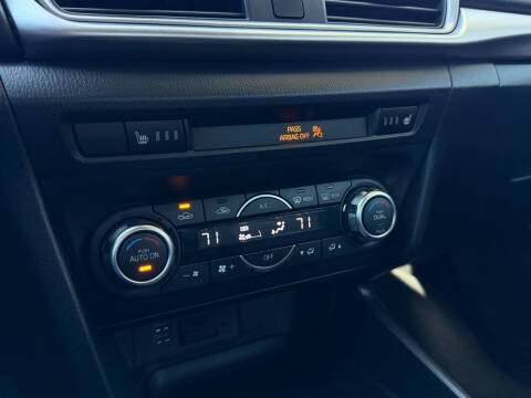 2018 Mazda MAZDA3 Touring