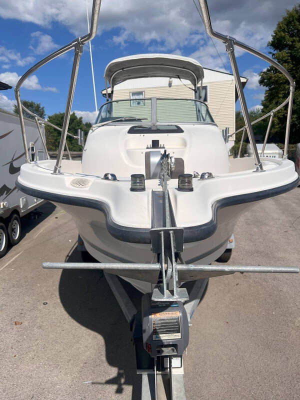 1999 Bayliner Trophy 2052