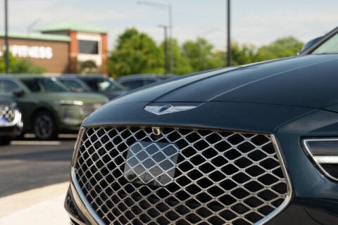 2022 Genesis G90