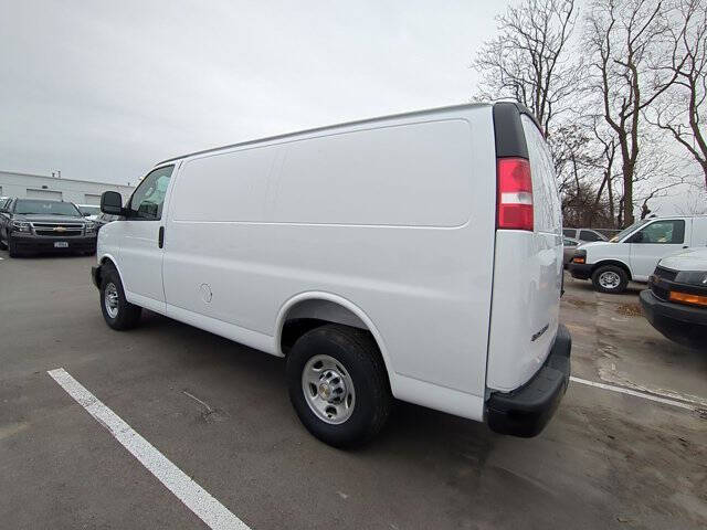 2025 Chevrolet Express 2500