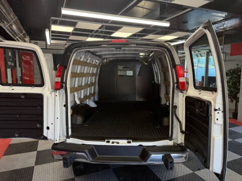 2023 GMC Savana 2500