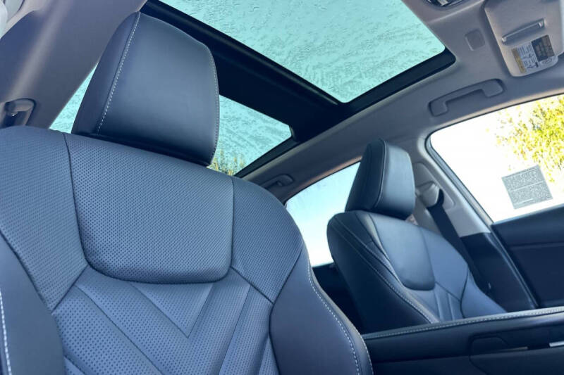 2026 Lexus NX 450h+ Luxury