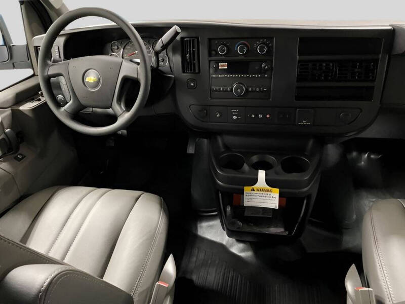 2025 Chevrolet Express 2500