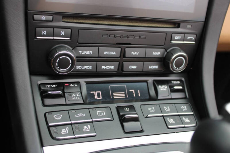2018 Porsche 911 Carrera