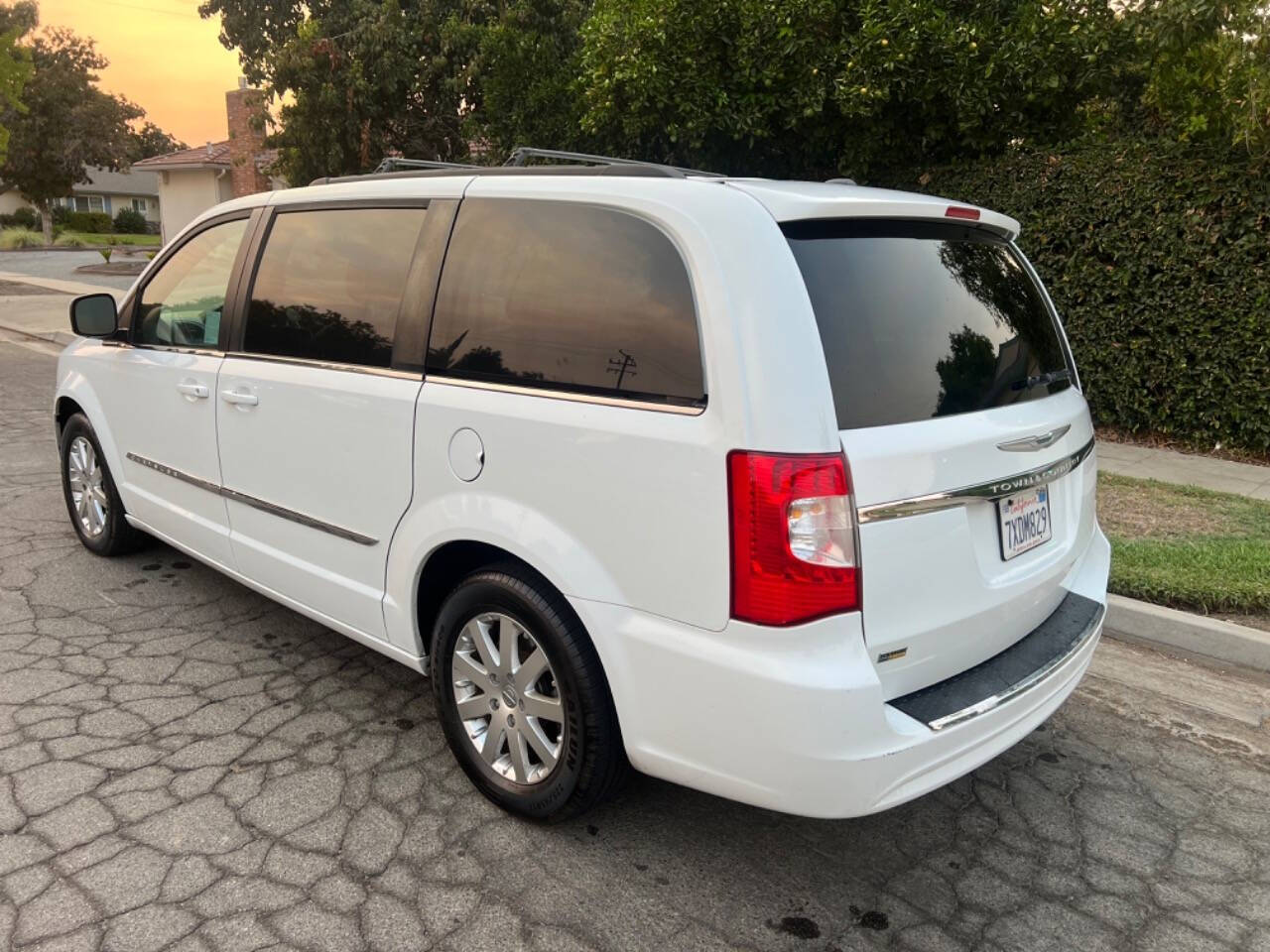 2016 Chrysler Town and Country for sale at AUTO 4 LESS in Fresno, CA