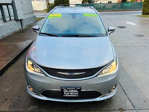 2020 Chrysler Pacifica Touring L 35th Anniversary