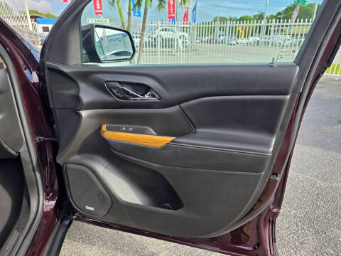 2017 GMC Acadia Denali