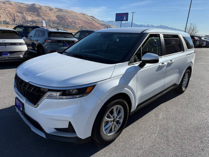 2024 Kia Carnival LX