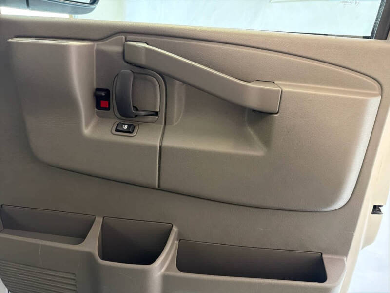 2023 Chevrolet Express 2500