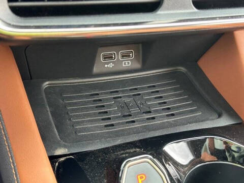 2025 VinFast VF8 Plus